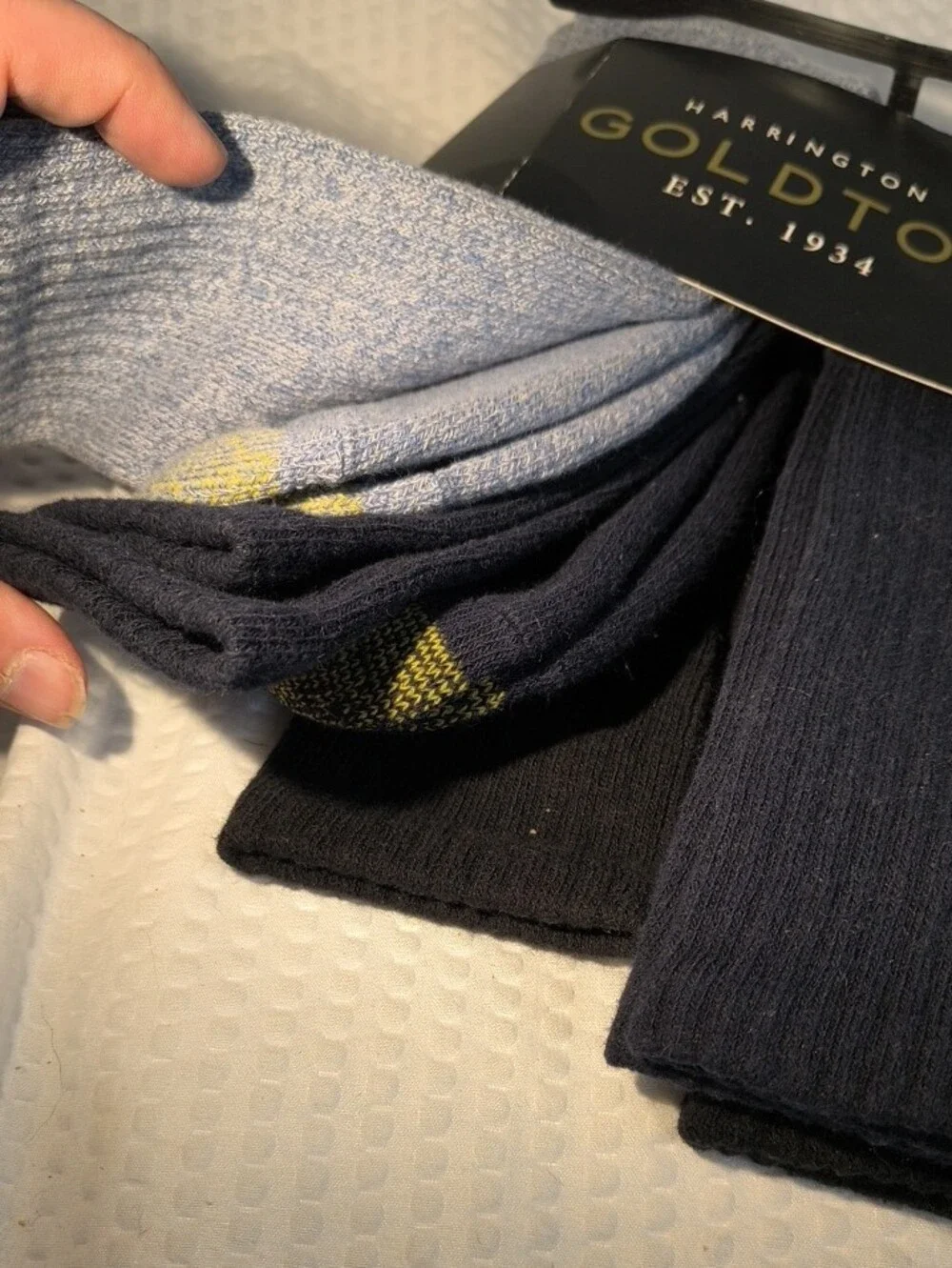 Gold Toe Crew Socks in Light Gray and Navy Blue –5 Pairs